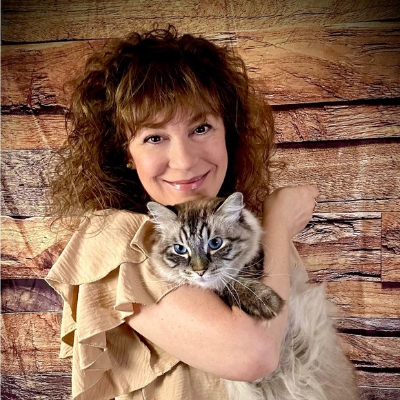 Meet your Posher, Maureen - Picture 1 of 1